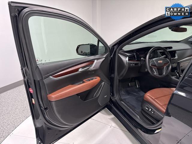 used 2020 Cadillac XT5 car, priced at $30,000