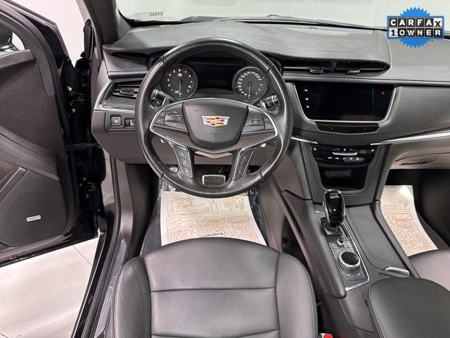 used 2022 Cadillac XT5 car, priced at $37,500