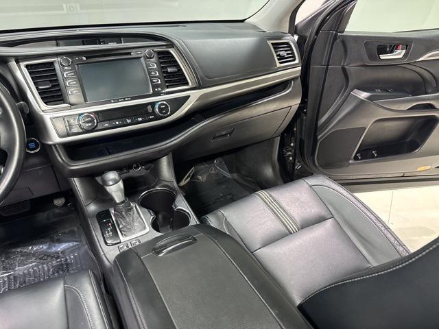 used 2018 Toyota Highlander car, priced at $26,500