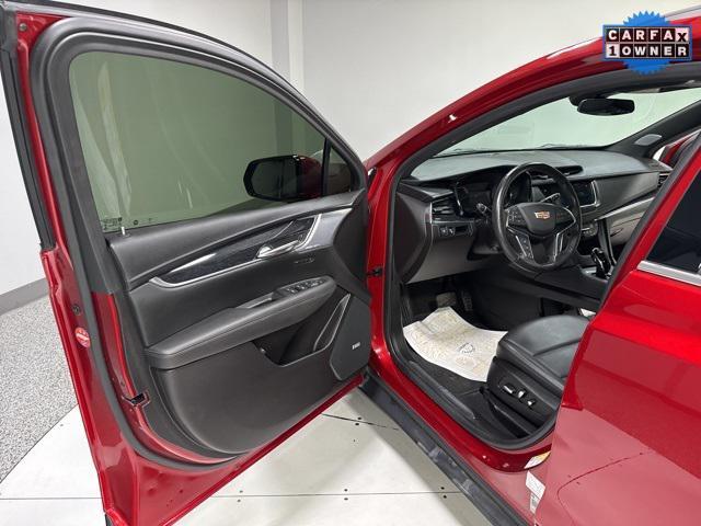 used 2022 Cadillac XT5 car, priced at $34,000