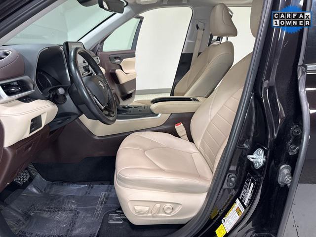 used 2021 Toyota Highlander Hybrid car, priced at $33,985