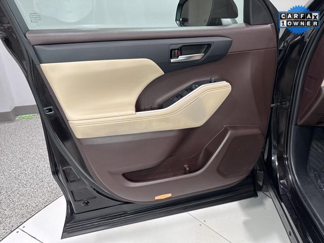 used 2021 Toyota Highlander Hybrid car, priced at $33,985