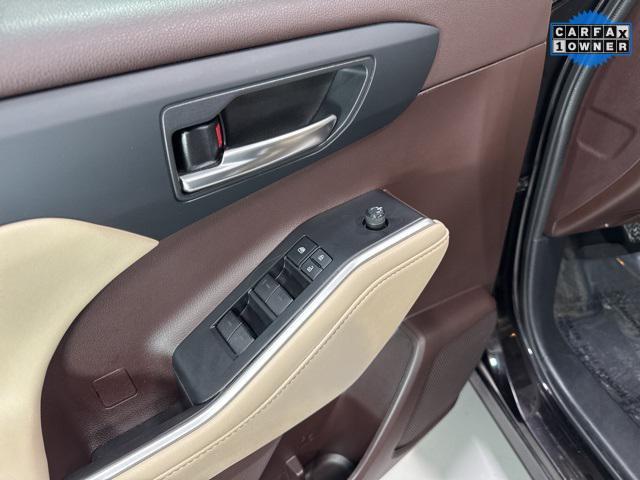 used 2021 Toyota Highlander Hybrid car, priced at $33,985