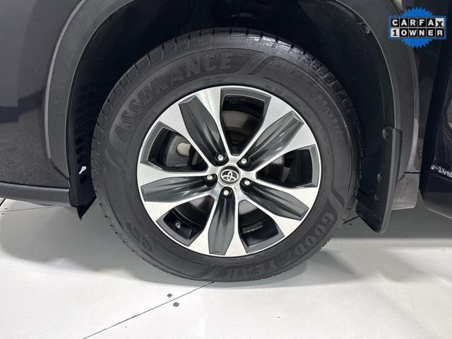 used 2021 Toyota Highlander Hybrid car, priced at $33,985