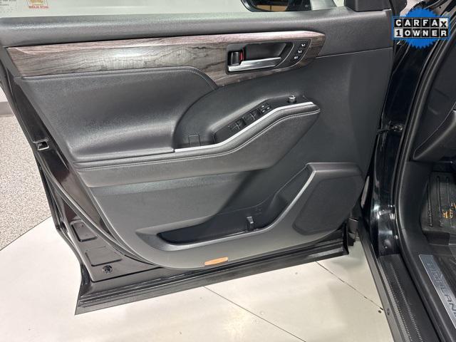 used 2020 Toyota Highlander car, priced at $37,000