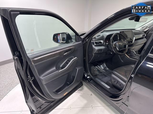 used 2020 Toyota Highlander car, priced at $37,000