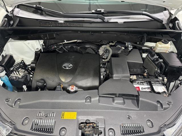 used 2018 Toyota Highlander car, priced at $29,465