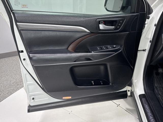 used 2018 Toyota Highlander car, priced at $29,465