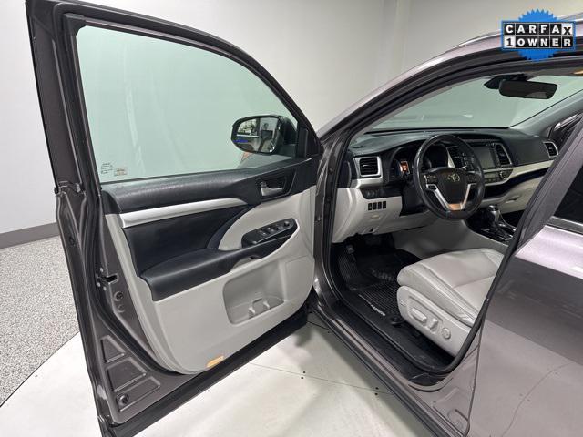 used 2019 Toyota Highlander car, priced at $28,985