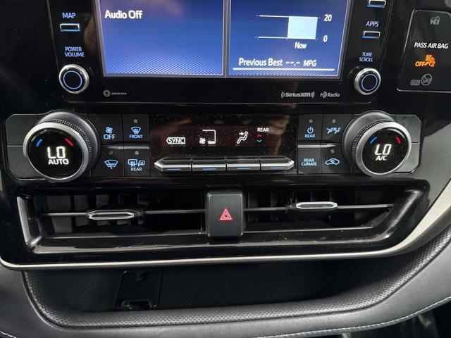 used 2021 Toyota Highlander car, priced at $26,689