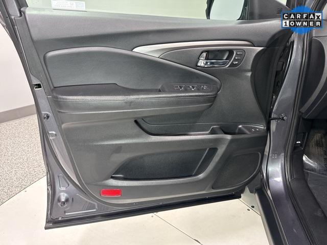 used 2020 Honda Pilot car, priced at $25,653