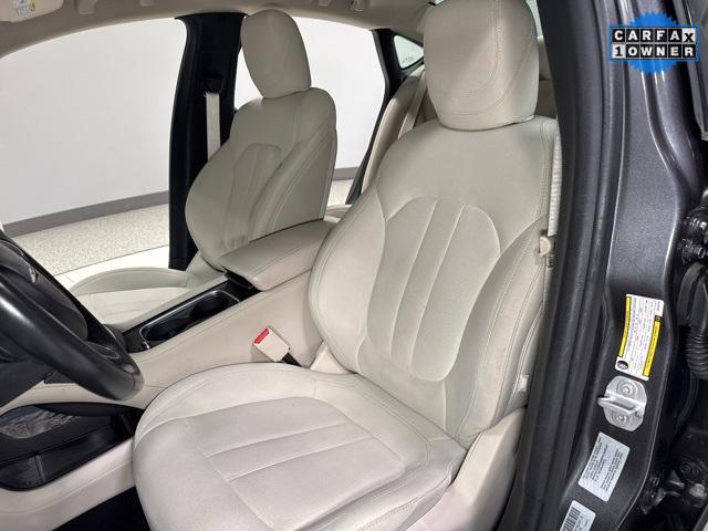 used 2016 Chrysler 200 car, priced at $10,500