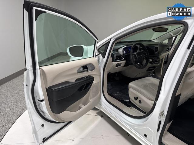 used 2018 Chrysler Pacifica Hybrid car, priced at $15,000