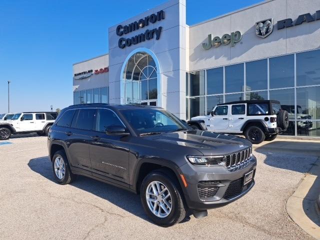 new 2025 Jeep Grand Cherokee car, priced at $38,575