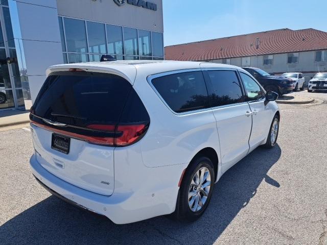 new 2024 Chrysler Pacifica car, priced at $45,763