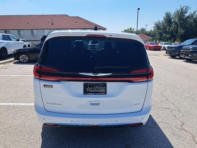 new 2024 Chrysler Pacifica car, priced at $45,763