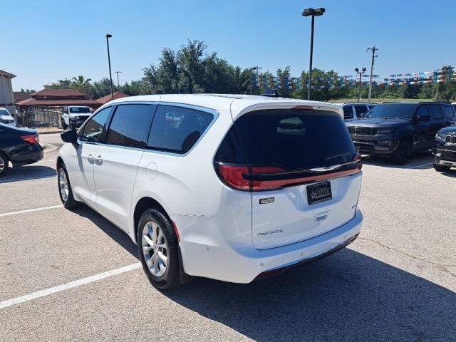 new 2024 Chrysler Pacifica car, priced at $45,763