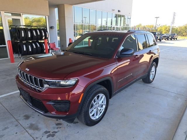 new 2025 Jeep Grand Cherokee car, priced at $39,075