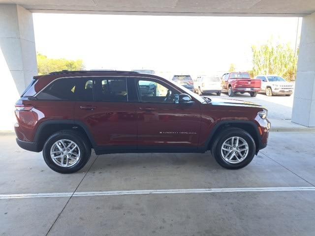 new 2025 Jeep Grand Cherokee car, priced at $39,075