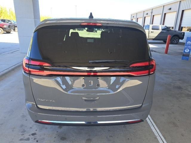 new 2025 Chrysler Pacifica car, priced at $39,467