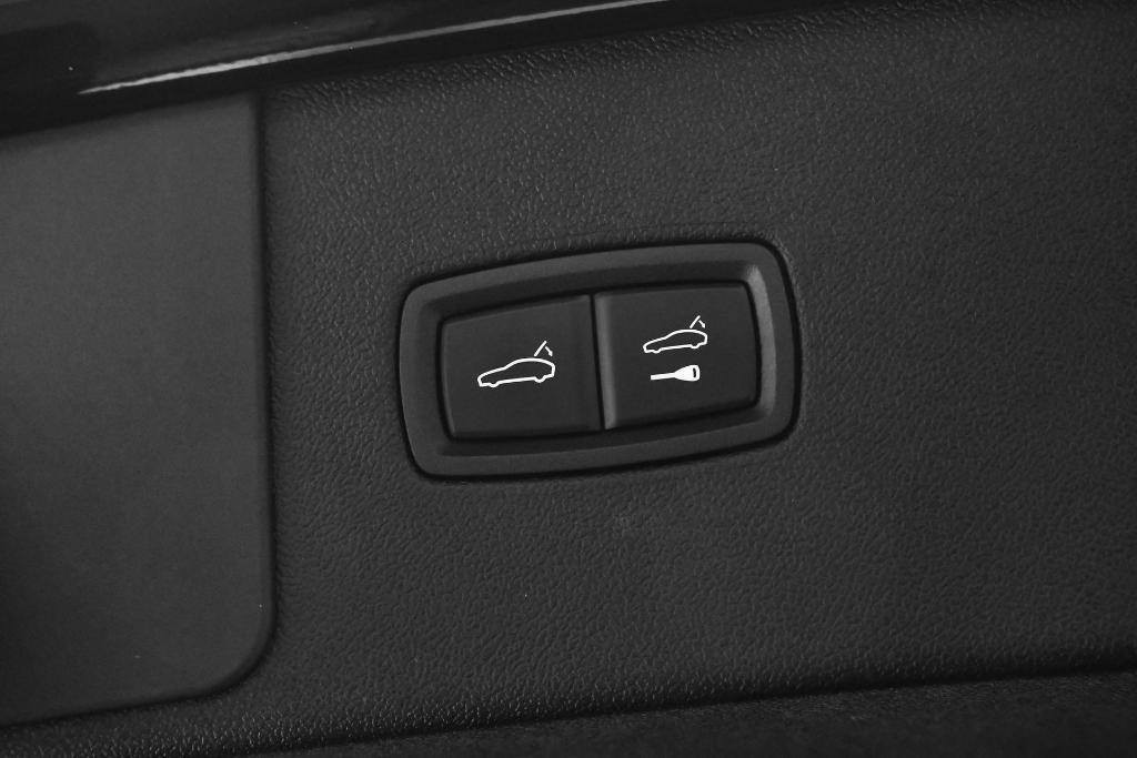 used 2022 Porsche Cayenne car, priced at $57,699