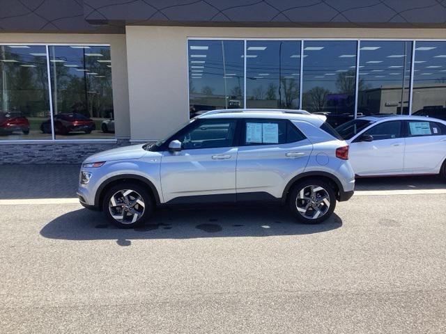 used 2022 Hyundai Venue car, priced at $19,497