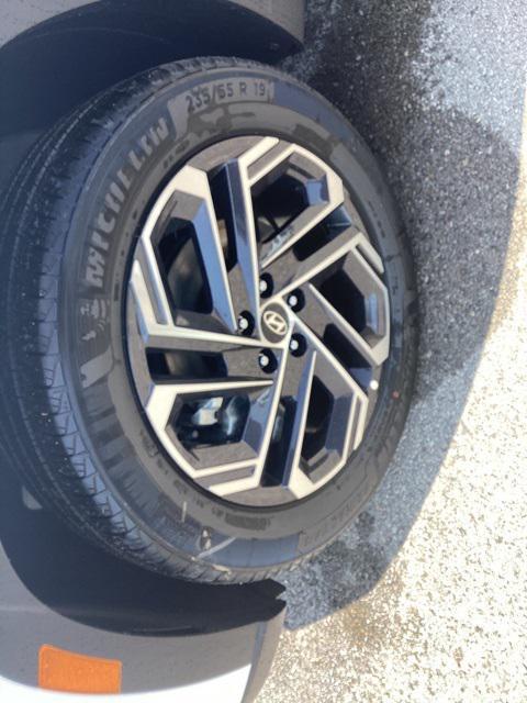new 2025 Hyundai TUCSON Hybrid car, priced at $42,271