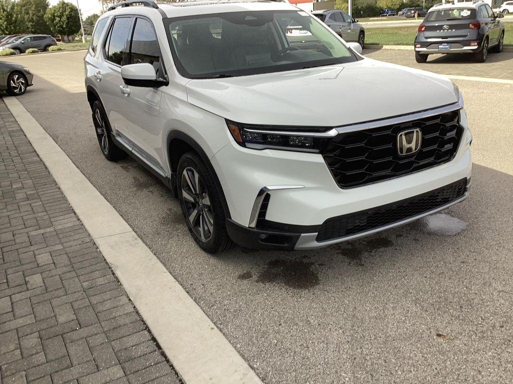 used 2023 Honda Pilot car, priced at $40,499