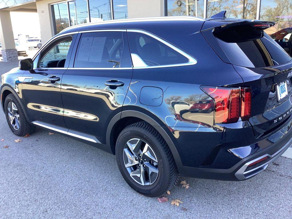 used 2022 Kia Sorento Hybrid car, priced at $25,999