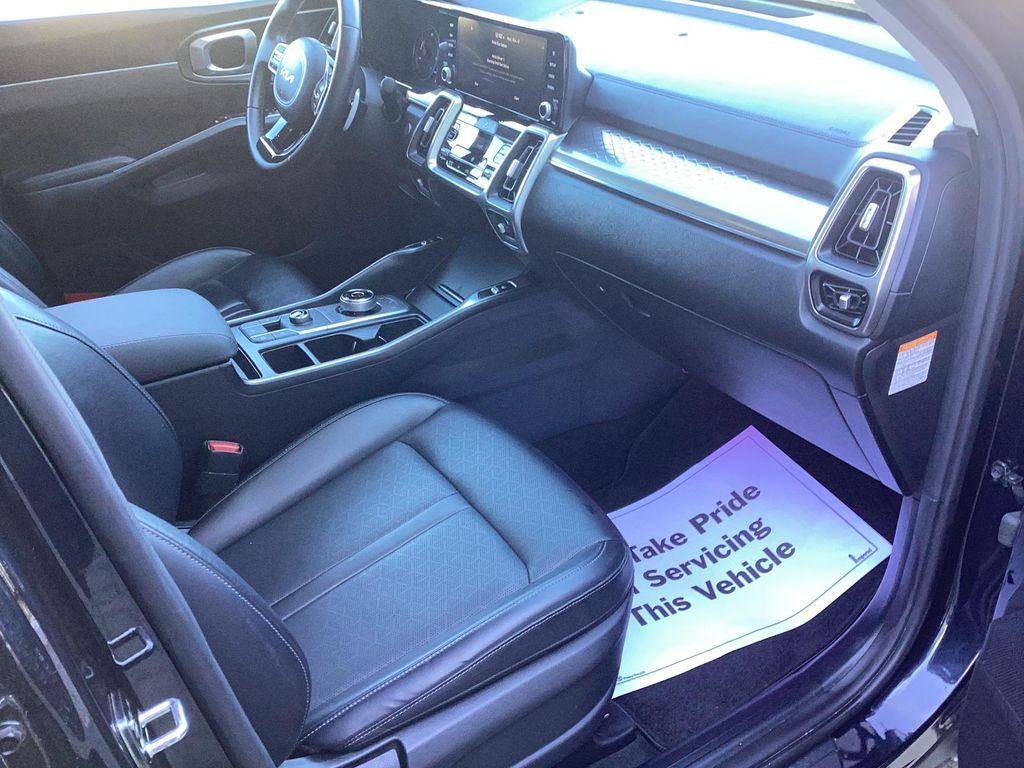 used 2022 Kia Sorento Hybrid car, priced at $25,999