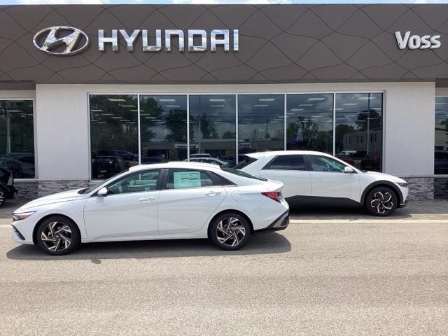 new 2024 Hyundai Elantra car, priced at $25,900