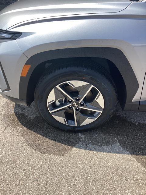 new 2025 Hyundai TUCSON Hybrid car, priced at $37,360