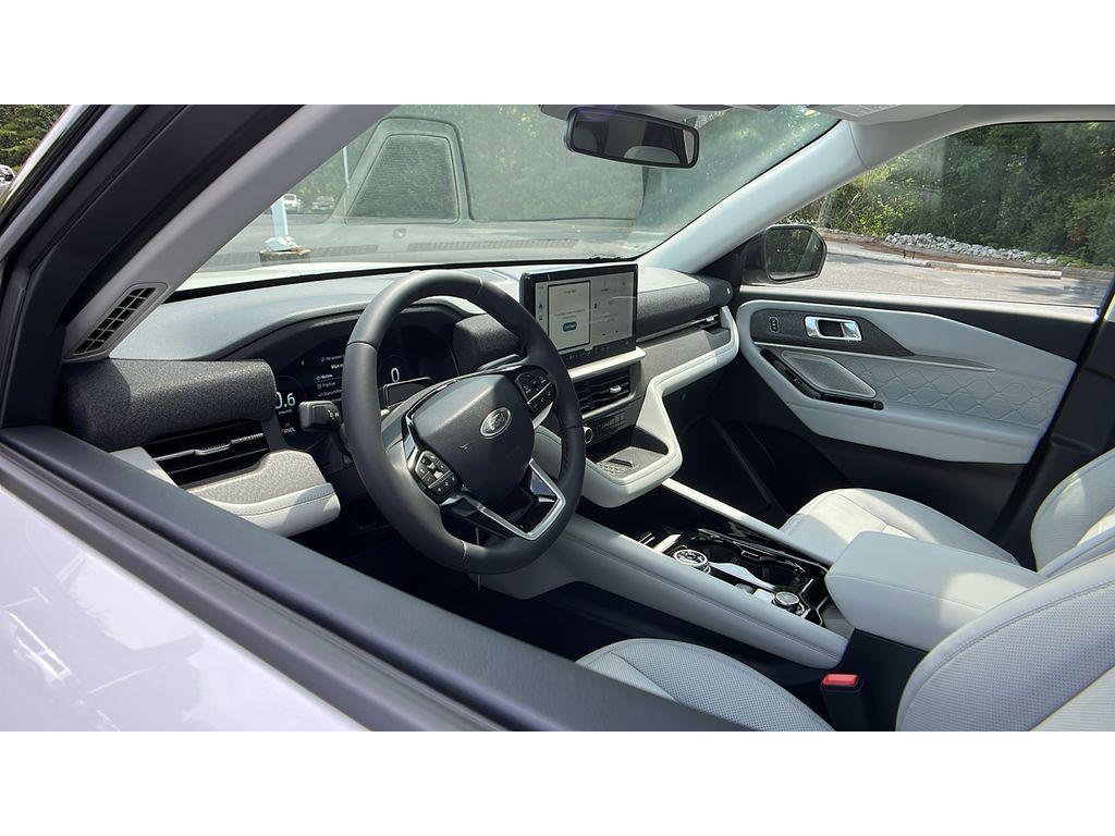 new 2025 Ford Explorer car