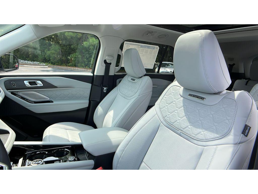 new 2025 Ford Explorer car