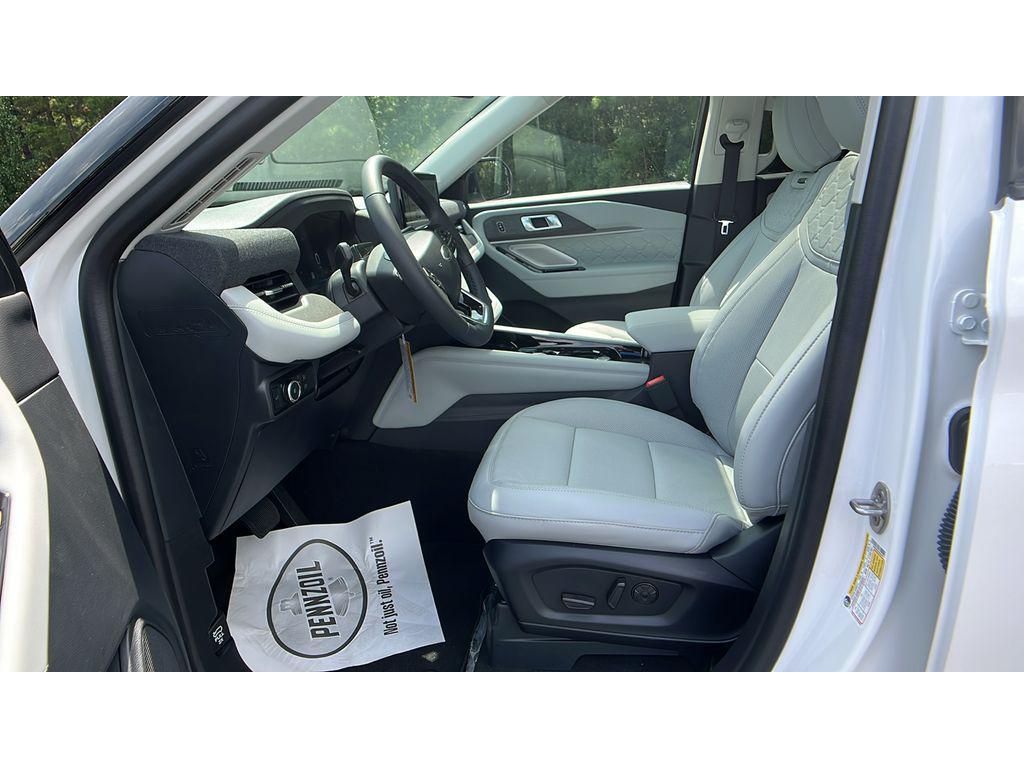 new 2025 Ford Explorer car