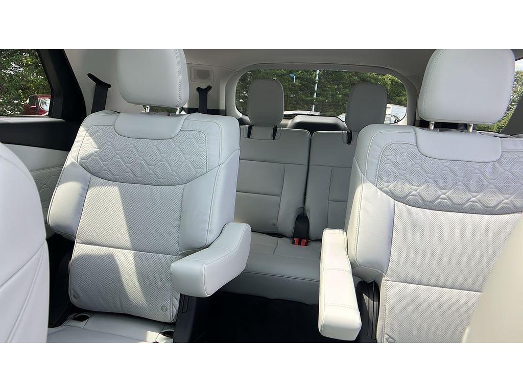 new 2025 Ford Explorer car