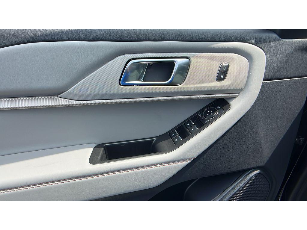 new 2025 Ford Explorer car