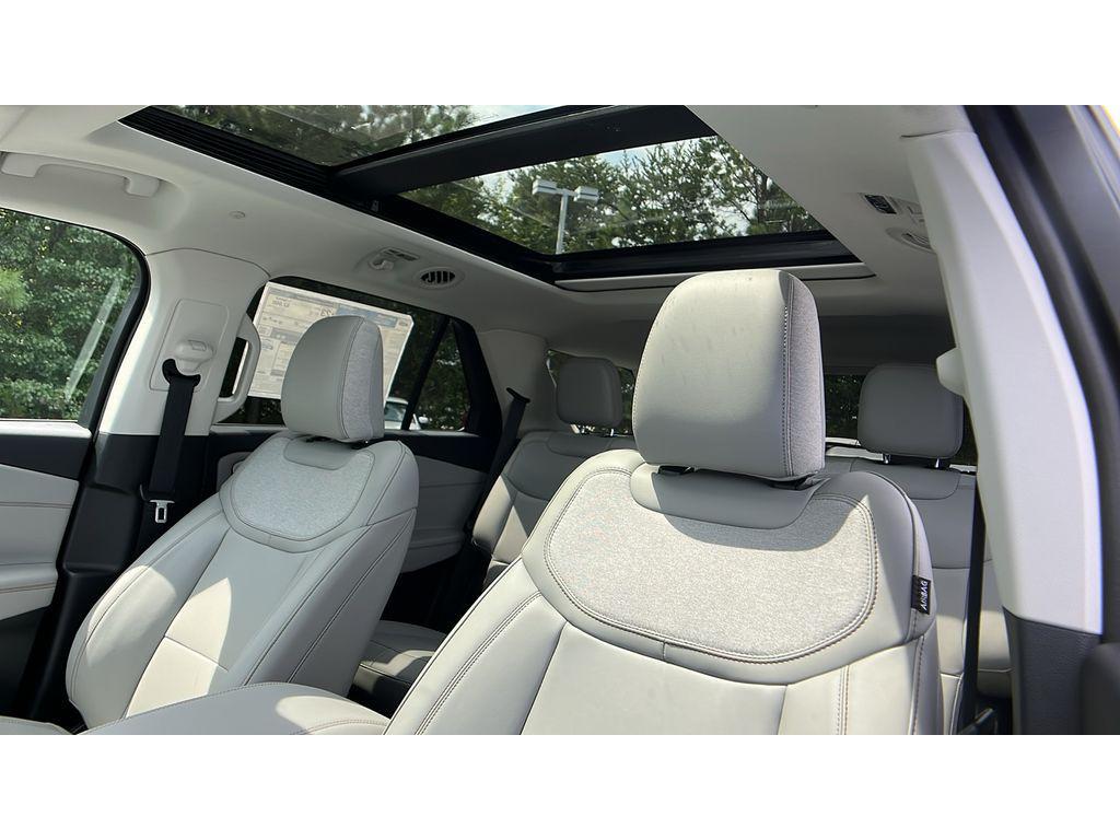 new 2025 Ford Explorer car