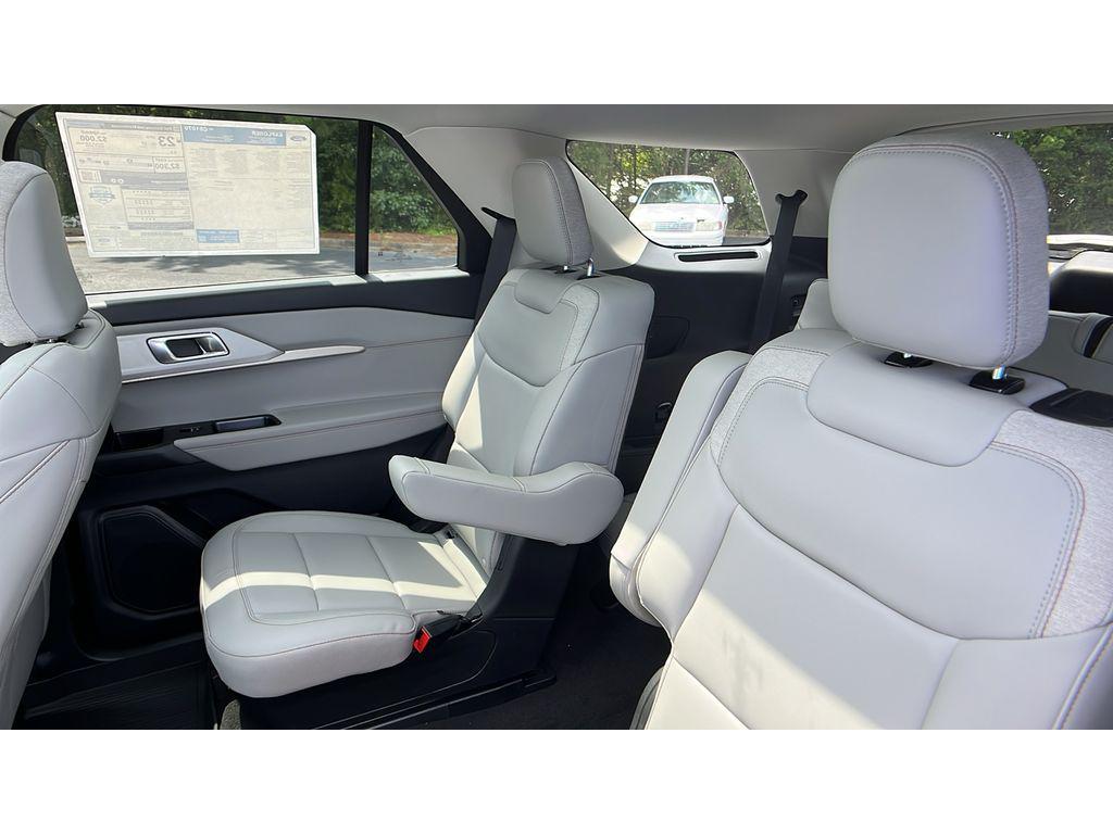 new 2025 Ford Explorer car