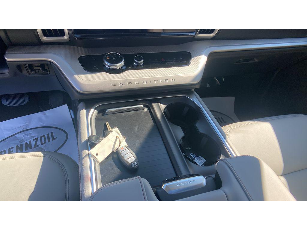 new 2025 Ford Expedition Max car, priced at $74,590