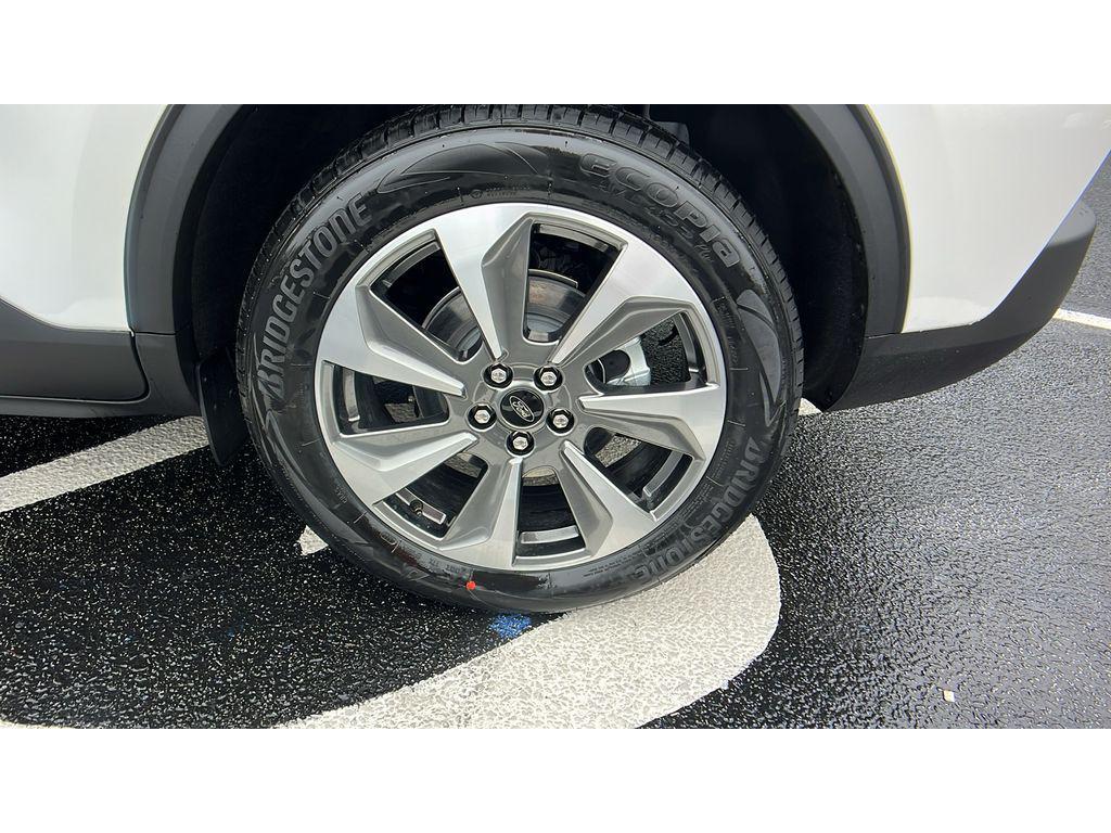 new 2025 Ford Escape car, priced at $39,899