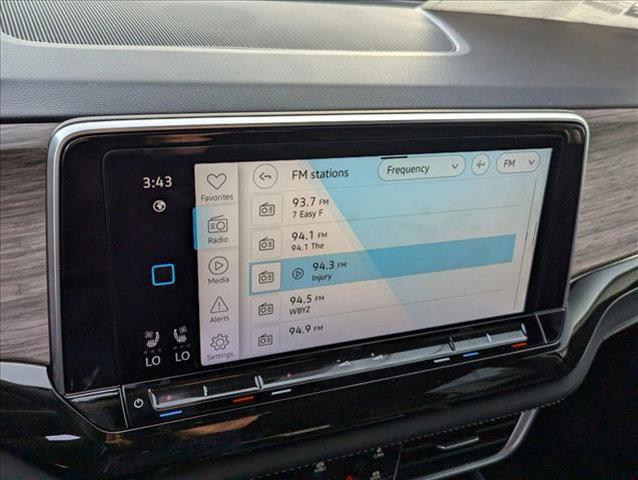 new 2025 Volkswagen Atlas car, priced at $55,196