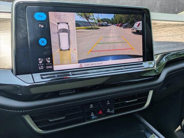 new 2025 Volkswagen Atlas car, priced at $52,696