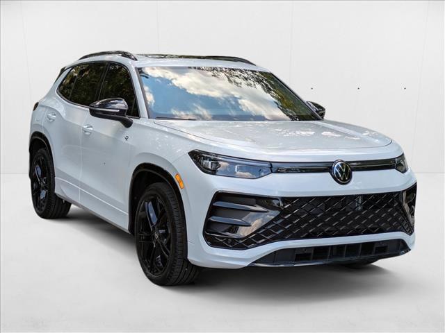 new 2025 Volkswagen Tiguan car, priced at $37,702