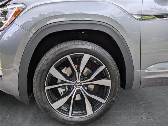 new 2025 Volkswagen Atlas car, priced at $52,696