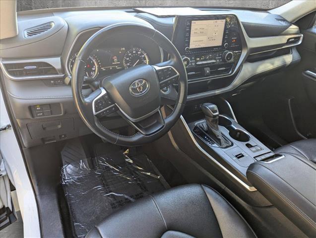 used 2022 Toyota Highlander car, priced at $31,099