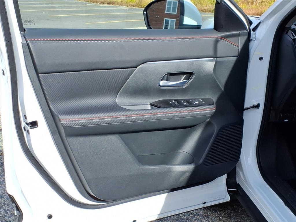 new 2025 Nissan Kicks car, priced at $27,138