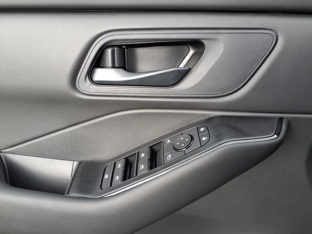 new 2025 Nissan Rogue car, priced at $29,999