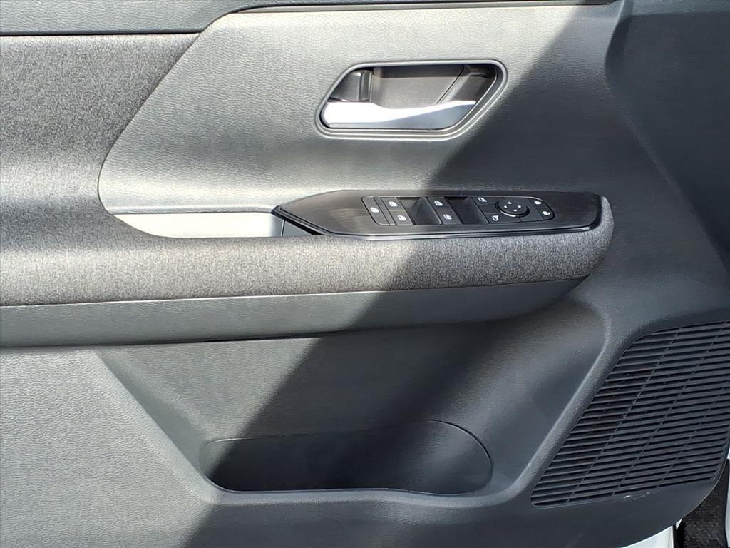 new 2025 Nissan Kicks car, priced at $25,060