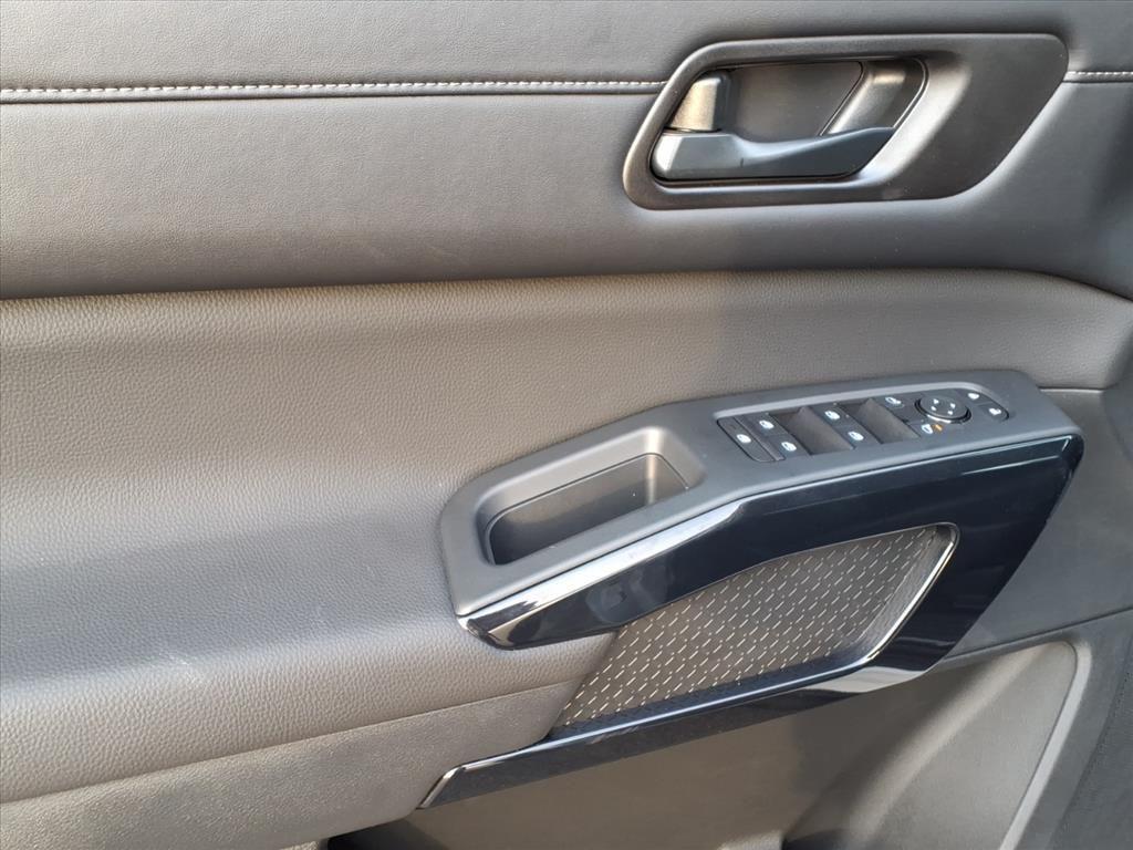 new 2025 Nissan Pathfinder car, priced at $35,775